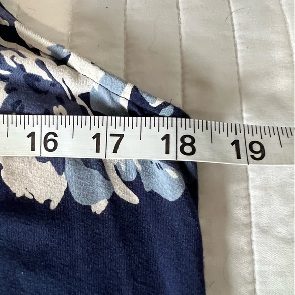 Old Navy Blue and White Floral Sleeveless Sundress - Picture 5 of 6